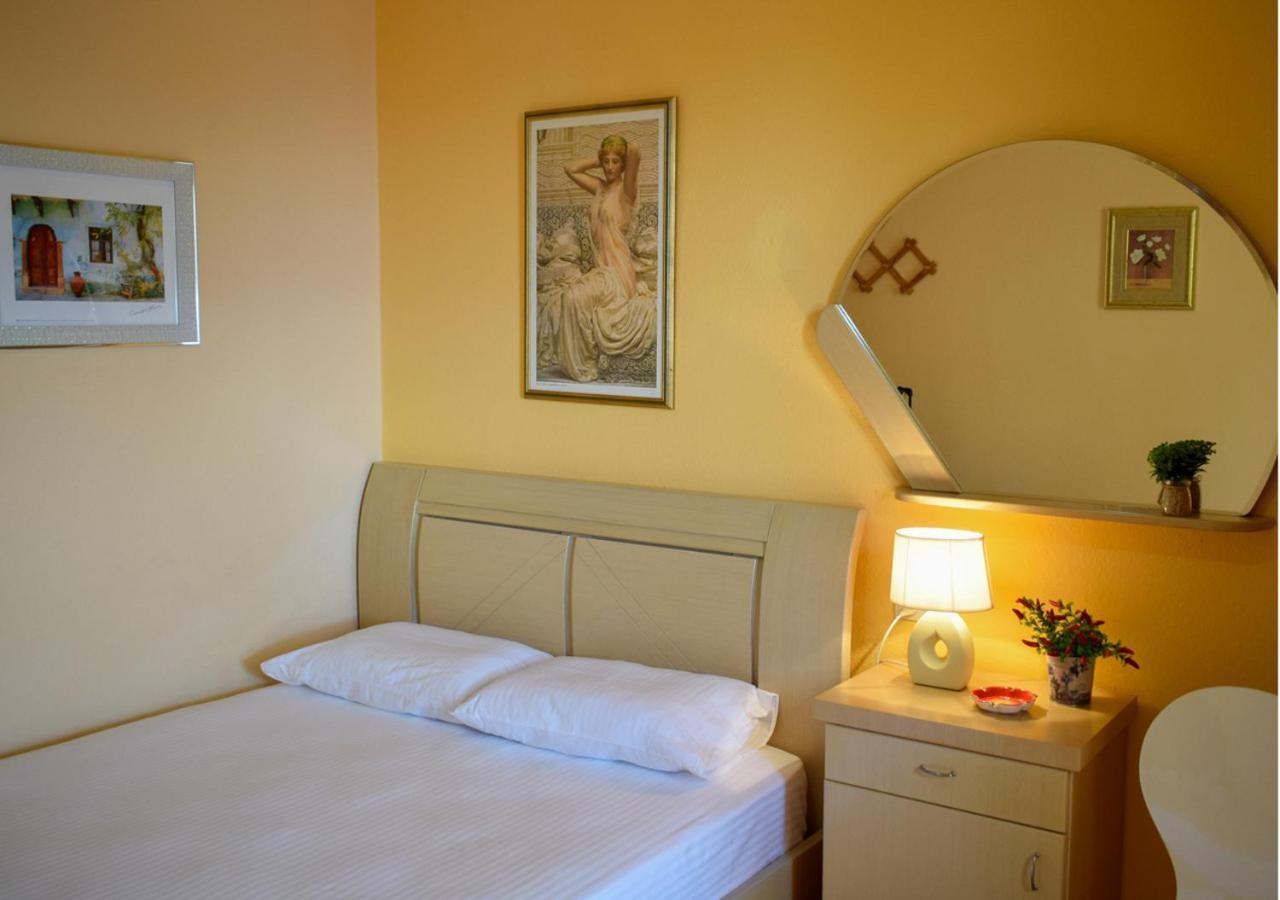Studios And Apartments Meri Neo Klima Luaran gambar
